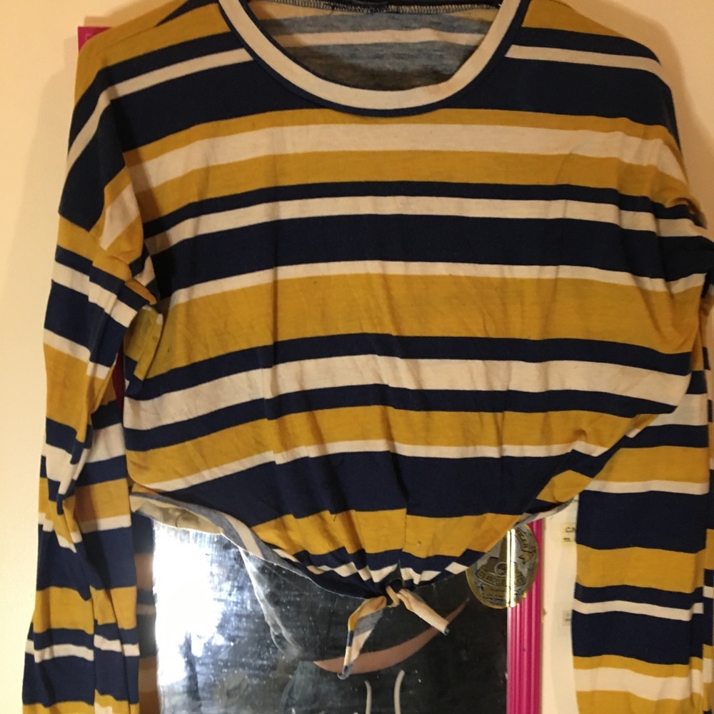 Long sleeve stripped shirt 🎁